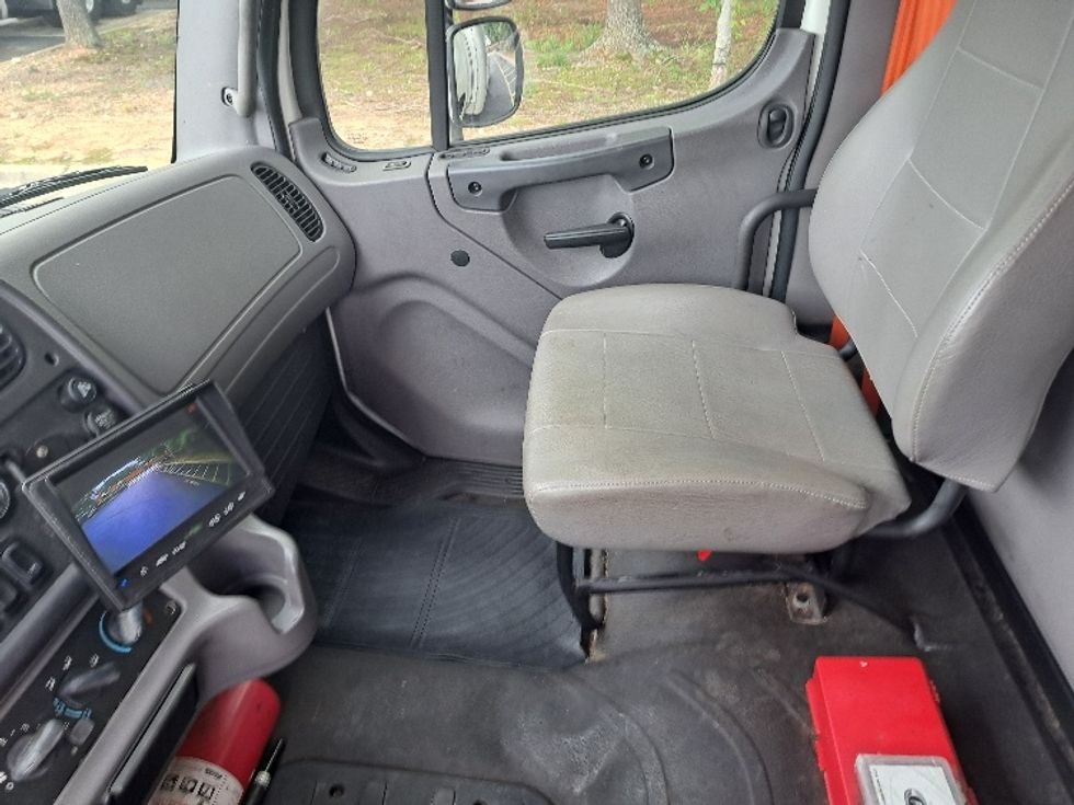 Medium Duty Box Truck-Light and Medium Duty Trucks-Freightliner-2017-M2-Atlanta-GA-183,247\n\t\tmiles-$ 49,250 - Image 18