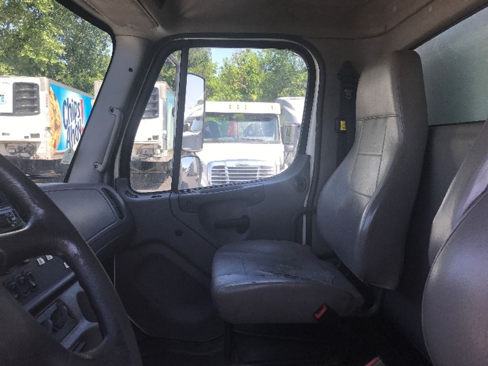 Medium Duty Box Truck-Light and Medium Duty Trucks-Freightliner-2017-M2-Bensalem-PA-390,652\n\t\tmiles-$ 19,250 - Image 19