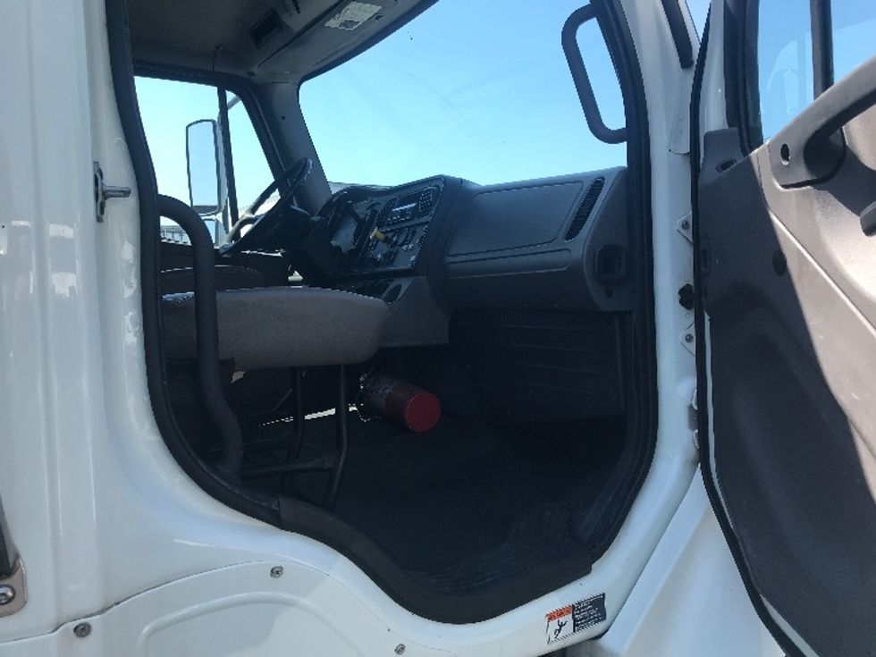Medium Duty Box Truck-Light and Medium Duty Trucks-Freightliner-2017-M2-Bensalem-PA-390,652\n\t\tmiles-$ 19,250 - Image 20