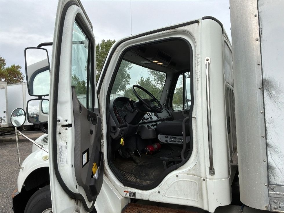 Medium Duty Box Truck-Light and Medium Duty Trucks-Freightliner-2017-M2-Brooklyn Park-MN-268,728\n\t\tmiles-$ 25,750 - Image 15