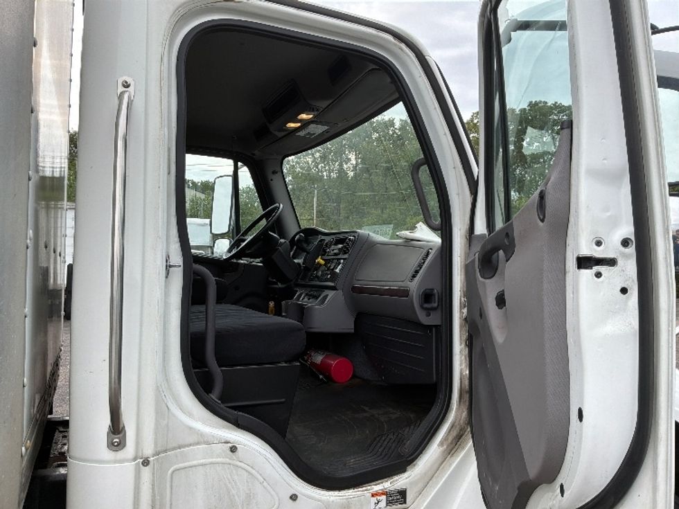 Medium Duty Box Truck-Light and Medium Duty Trucks-Freightliner-2017-M2-Brooklyn Park-MN-268,728\n\t\tmiles-$ 25,750 - Image 19