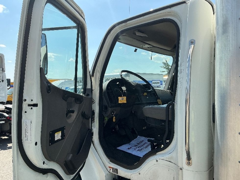 Medium Duty Box Truck-Light and Medium Duty Trucks-Freightliner-2017-M2-Cincinnati-OH-122,554\n\t\tmiles-$ 46,750 - Image 15
