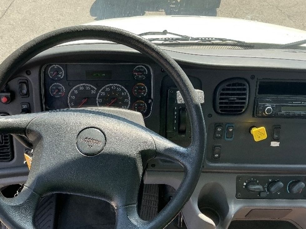 Medium Duty Box Truck-Light and Medium Duty Trucks-Freightliner-2017-M2-Cincinnati-OH-122,554\n\t\tmiles-$ 46,750 - Image 17