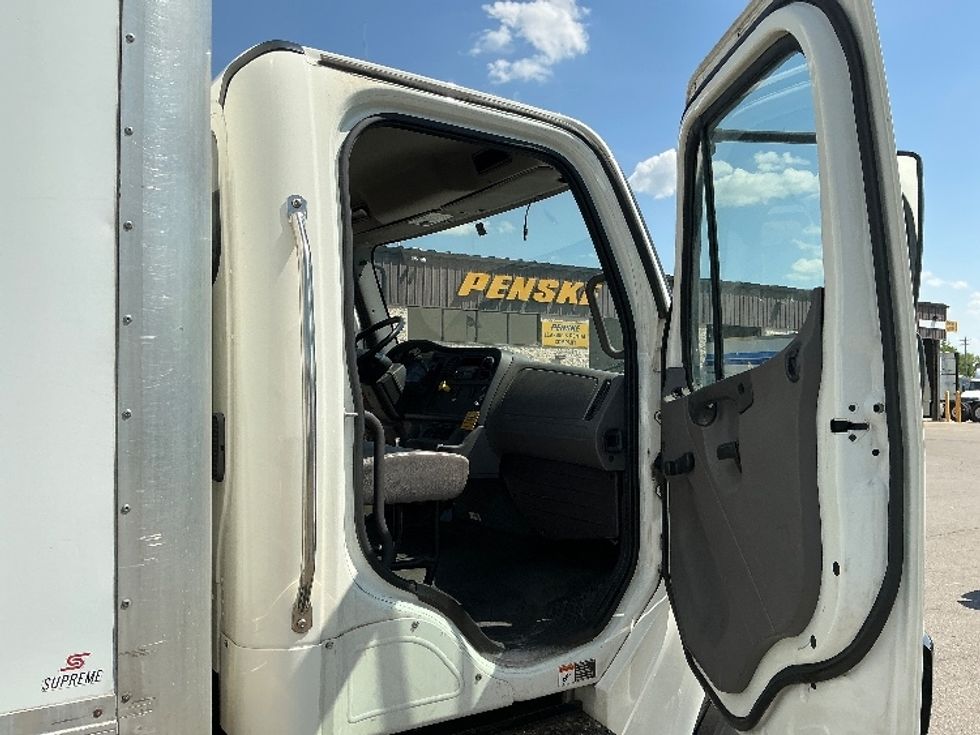 Medium Duty Box Truck-Light and Medium Duty Trucks-Freightliner-2017-M2-Cincinnati-OH-122,554\n\t\tmiles-$ 46,750 - Image 19
