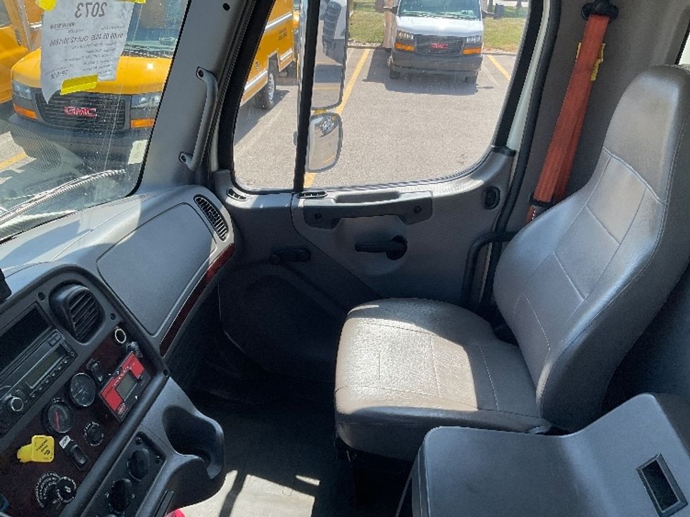 Medium Duty Box Truck-Light and Medium Duty Trucks-Freightliner-2017-M2-Cincinnati-OH-248,594\n\t\tmiles-$ 33,000 - Image 19