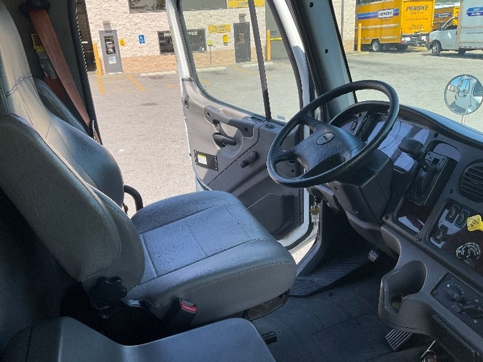 Medium Duty Box Truck-Light and Medium Duty Trucks-Freightliner-2017-M2-Cincinnati-OH-248,594\n\t\tmiles-$ 33,000 - Image 22