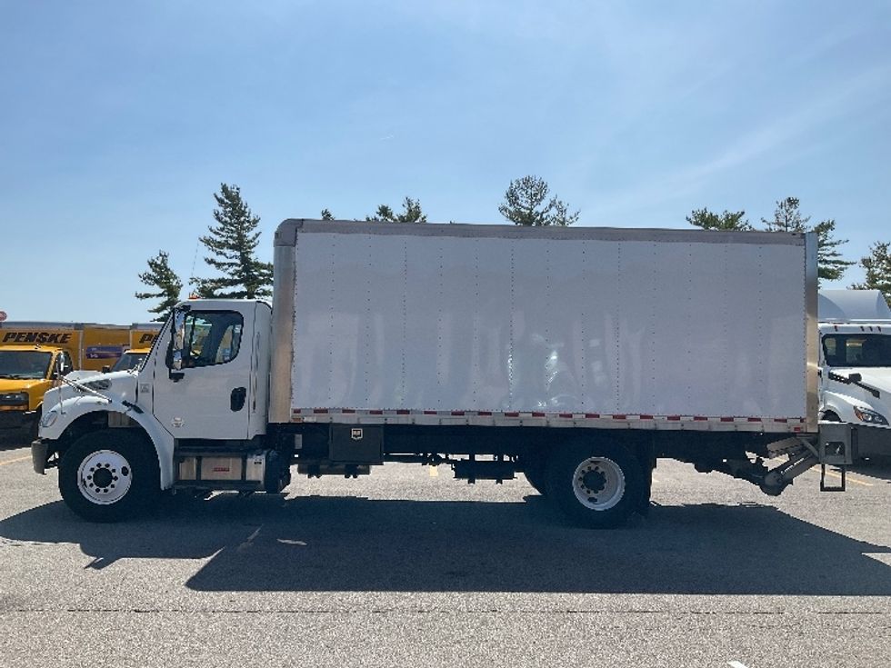 Medium Duty Box Truck-Light and Medium Duty Trucks-Freightliner-2017-M2-Cincinnati-OH-248,594\n\t\tmiles-$ 33,000 - Image 4