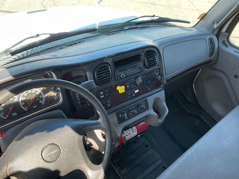 Medium Duty Box Truck-Light and Medium Duty Trucks-Freightliner-2017-M2-Coxsackie-NY-166,653\n\t\tmiles-$ 46,500 - Image 18