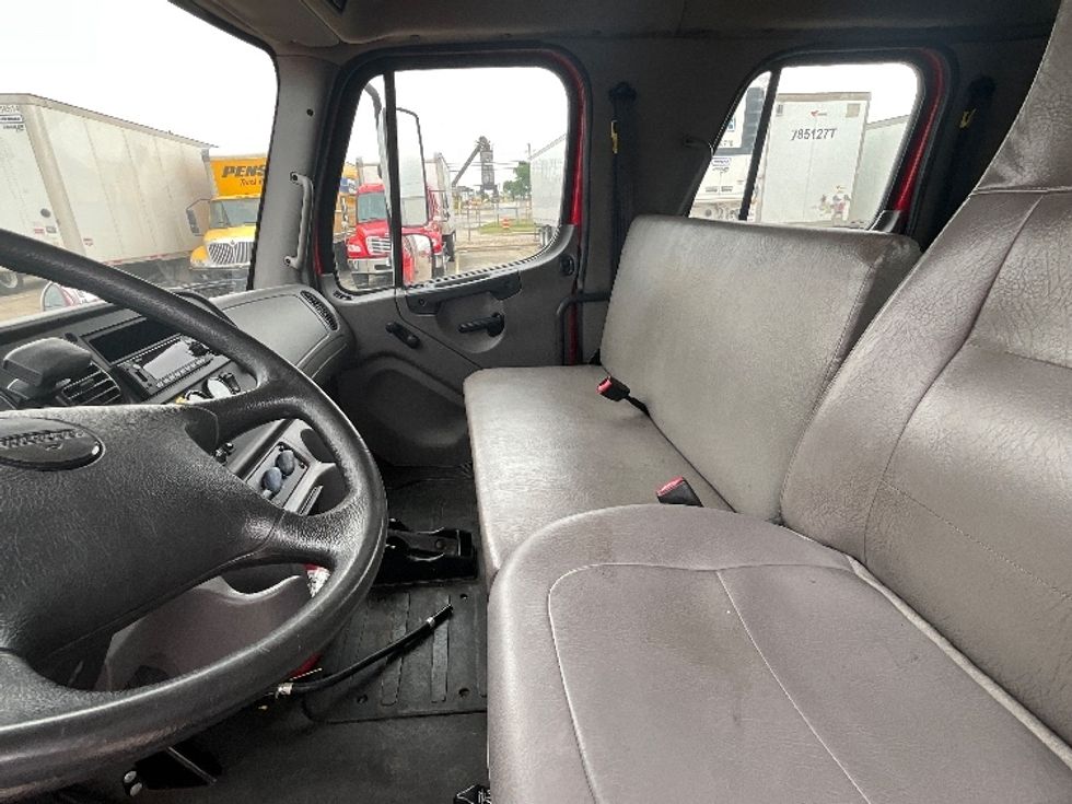 Medium Duty Box Truck-Light and Medium Duty Trucks-Freightliner-2017-M2-Dallas-TX-109,751\n\t\tmiles-$ 53,750 - Image 19