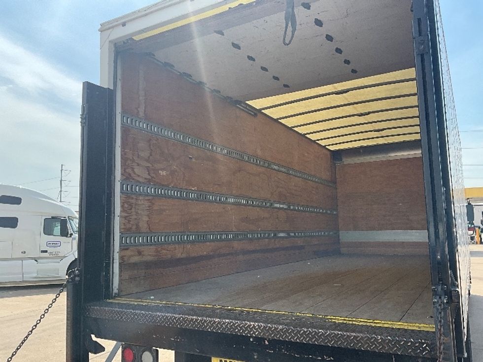 Medium Duty Box Truck-Light and Medium Duty Trucks-Freightliner-2017-M2-Dallas-TX-146,853\n\t\tmiles-$ 49,750 - Image 11