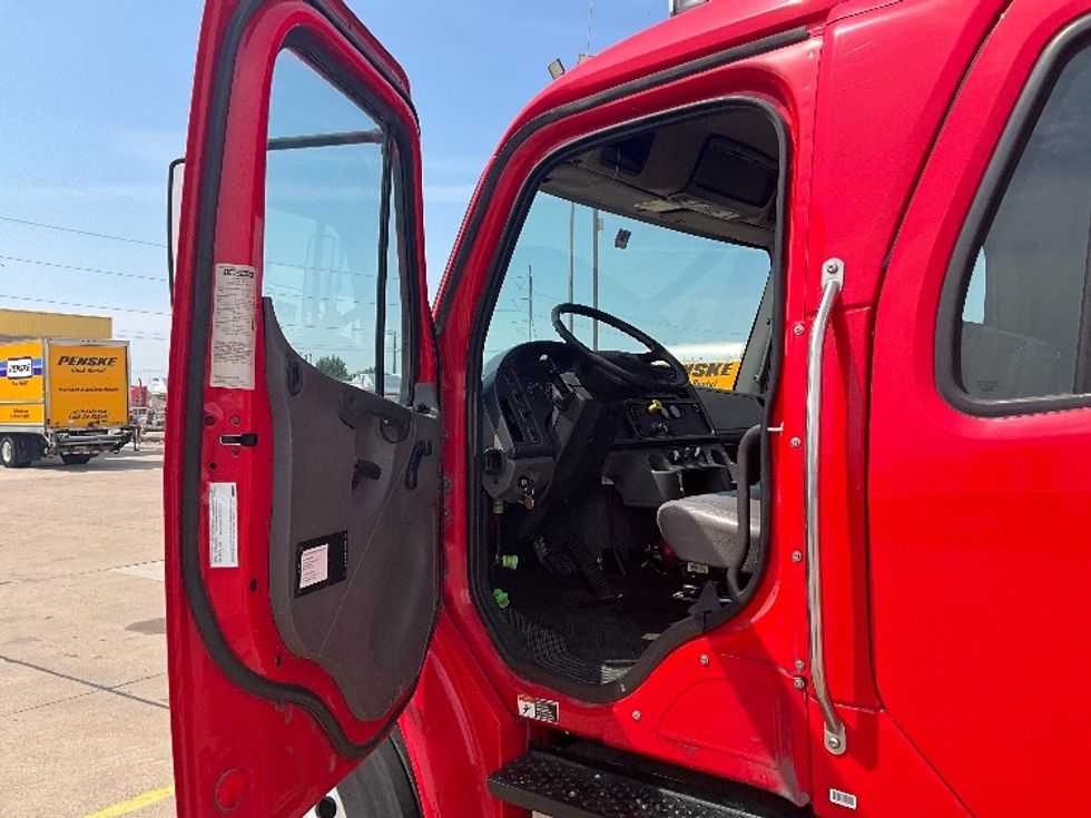 Medium Duty Box Truck-Light and Medium Duty Trucks-Freightliner-2017-M2-Dallas-TX-146,853\n\t\tmiles-$ 49,750 - Image 16