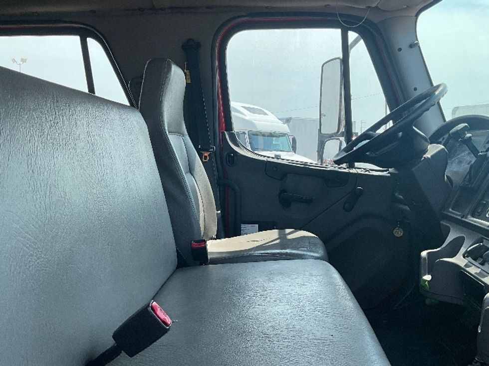 Medium Duty Box Truck-Light and Medium Duty Trucks-Freightliner-2017-M2-Dallas-TX-146,853\n\t\tmiles-$ 49,750 - Image 22
