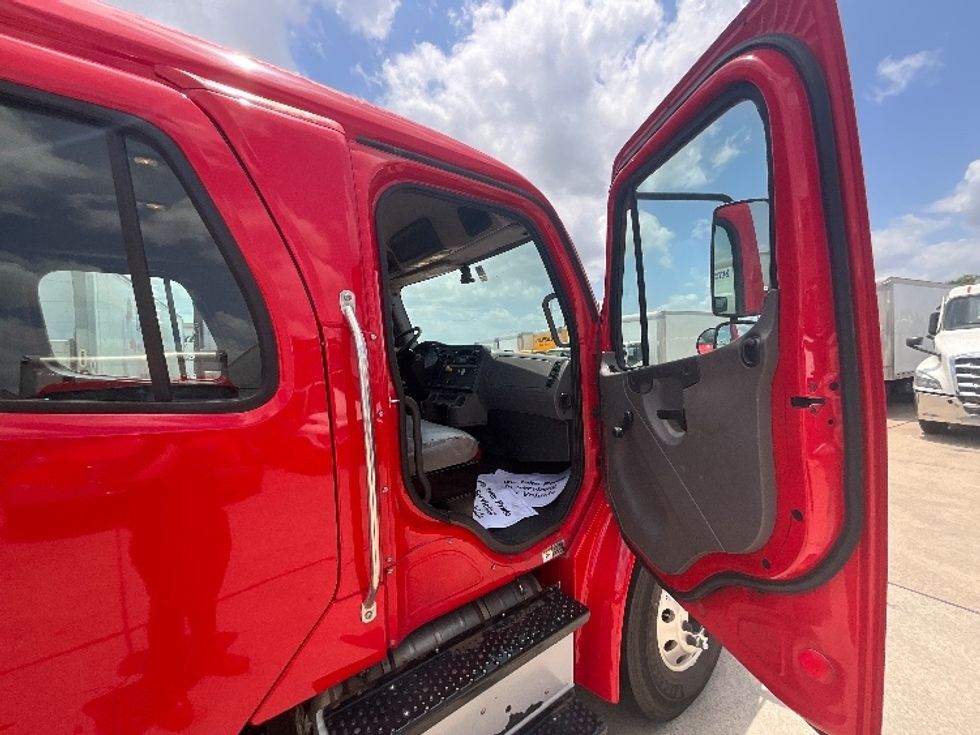 Medium Duty Box Truck-Light and Medium Duty Trucks-Freightliner-2017-M2-Dallas-TX-149,897\n\t\tmiles-$ 51,750 - Image 14
