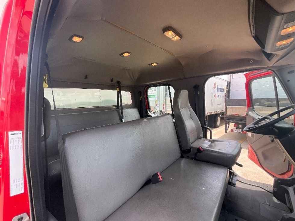 Medium Duty Box Truck-Light and Medium Duty Trucks-Freightliner-2017-M2-Dallas-TX-149,897\n\t\tmiles-$ 51,750 - Image 27