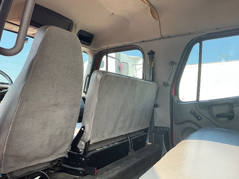 Medium Duty Box Truck-Light and Medium Duty Trucks-Freightliner-2017-M2-Dallas-TX-157,489\n\t\tmiles-$ 51,250 - Image 28