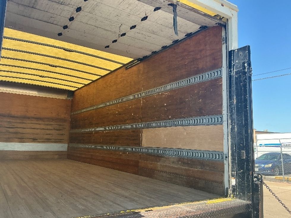 Medium Duty Box Truck-Light and Medium Duty Trucks-Freightliner-2017-M2-Dallas-TX-180,610\n\t\tmiles-$ 50,000 - Image 12