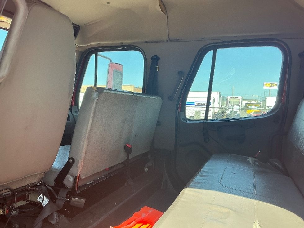 Medium Duty Box Truck-Light and Medium Duty Trucks-Freightliner-2017-M2-Dallas-TX-180,610\n\t\tmiles-$ 50,000 - Image 26