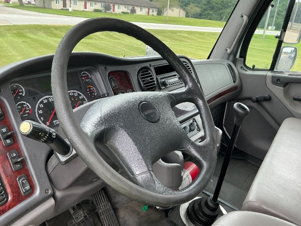 Medium Duty Box Truck-Light and Medium Duty Trucks-Freightliner-2017-M2-Elkhart-IN-179,191\n\t\tmiles-$ 31,500 - Image 18