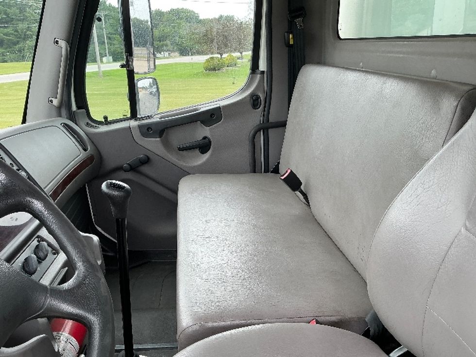Medium Duty Box Truck-Light and Medium Duty Trucks-Freightliner-2017-M2-Elkhart-IN-179,191\n\t\tmiles-$ 31,500 - Image 19