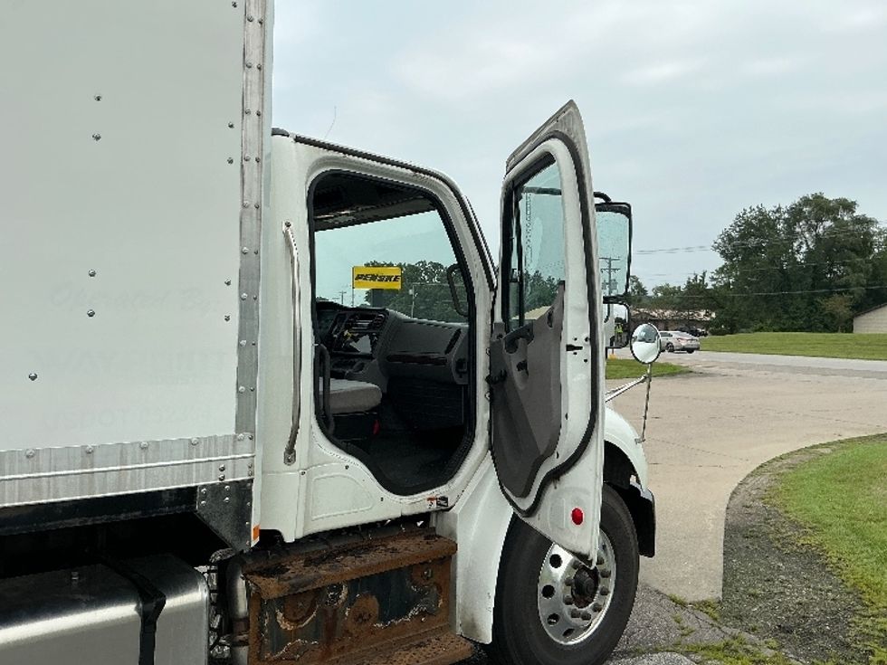 Medium Duty Box Truck-Light and Medium Duty Trucks-Freightliner-2017-M2-Elkhart-IN-179,191\n\t\tmiles-$ 31,500 - Image 20