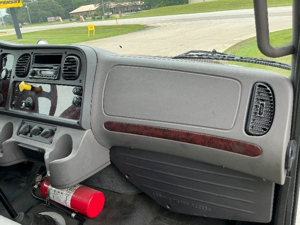 Medium Duty Box Truck-Light and Medium Duty Trucks-Freightliner-2017-M2-Elkhart-IN-179,191\n\t\tmiles-$ 31,500 - Image 21