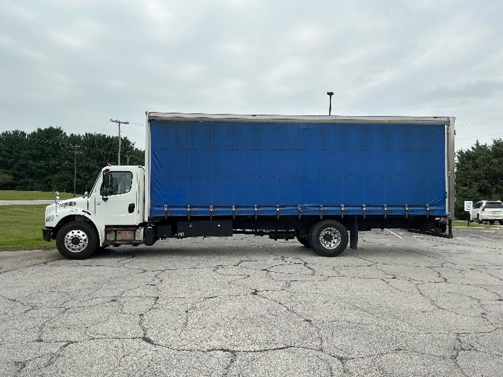 Medium Duty Box Truck-Light and Medium Duty Trucks-Freightliner-2017-M2-Elkhart-IN-179,191\n\t\tmiles-$ 31,500 - Image 4