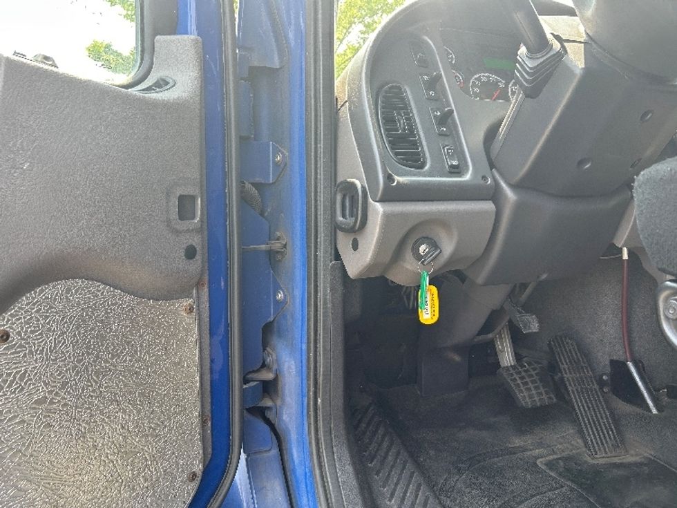 Medium Duty Box Truck-Light and Medium Duty Trucks-Freightliner-2017-M2-Fitchburg-MA-197,448\n\t\tmiles-$ 34,000 - Image 16