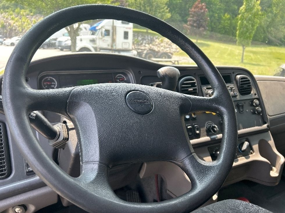 Medium Duty Box Truck-Light and Medium Duty Trucks-Freightliner-2017-M2-Fitchburg-MA-197,448\n\t\tmiles-$ 34,000 - Image 18