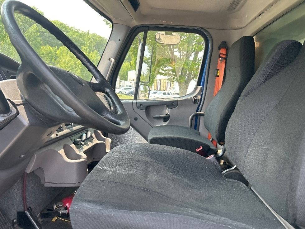 Medium Duty Box Truck-Light and Medium Duty Trucks-Freightliner-2017-M2-Fitchburg-MA-197,448\n\t\tmiles-$ 34,000 - Image 19