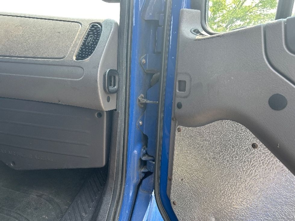 Medium Duty Box Truck-Light and Medium Duty Trucks-Freightliner-2017-M2-Fitchburg-MA-197,448\n\t\tmiles-$ 34,000 - Image 20