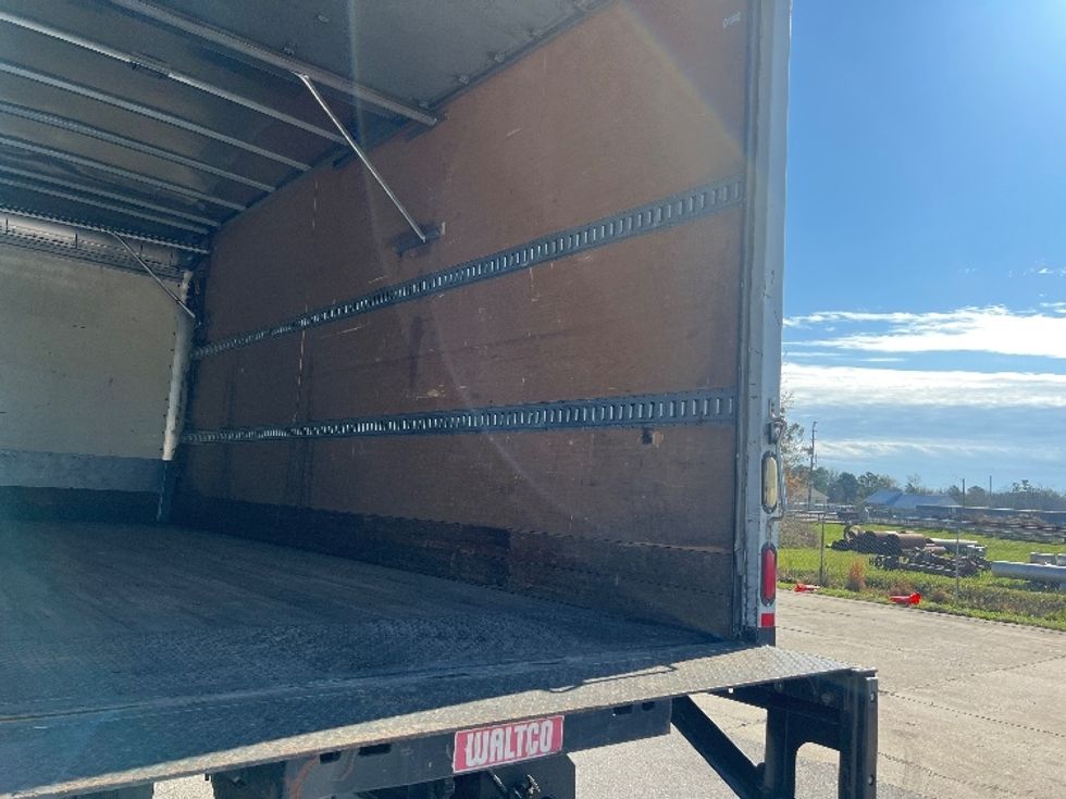 Medium Duty Box Truck-Light and Medium Duty Trucks-Freightliner-2017-M2-Florence-SC-163,614\n\t\tmiles-$ 42,500 - Image 12