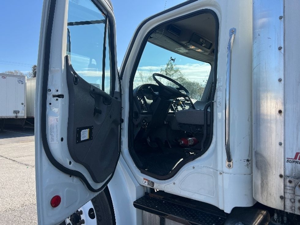 Medium Duty Box Truck-Light and Medium Duty Trucks-Freightliner-2017-M2-Florence-SC-163,614\n\t\tmiles-$ 42,500 - Image 16