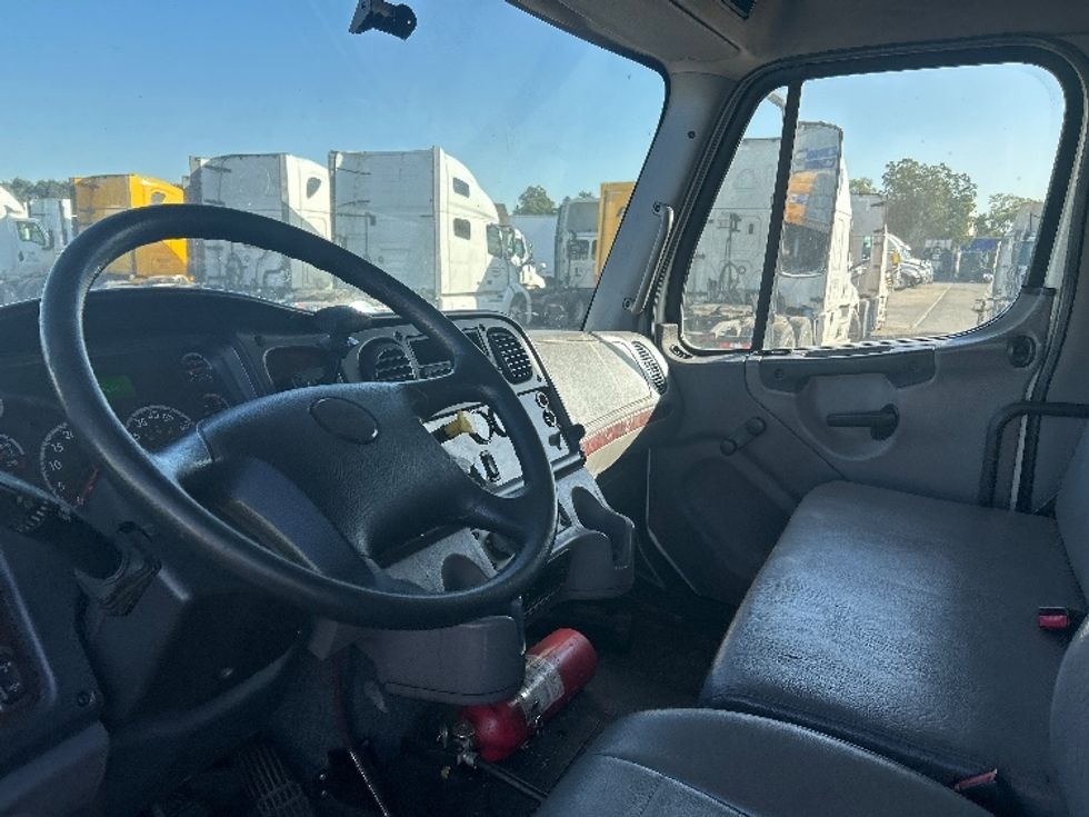 Medium Duty Box Truck-Light and Medium Duty Trucks-Freightliner-2017-M2-Fontana-CA-124,589\n\t\tmiles-$ 58,250 - Image 16