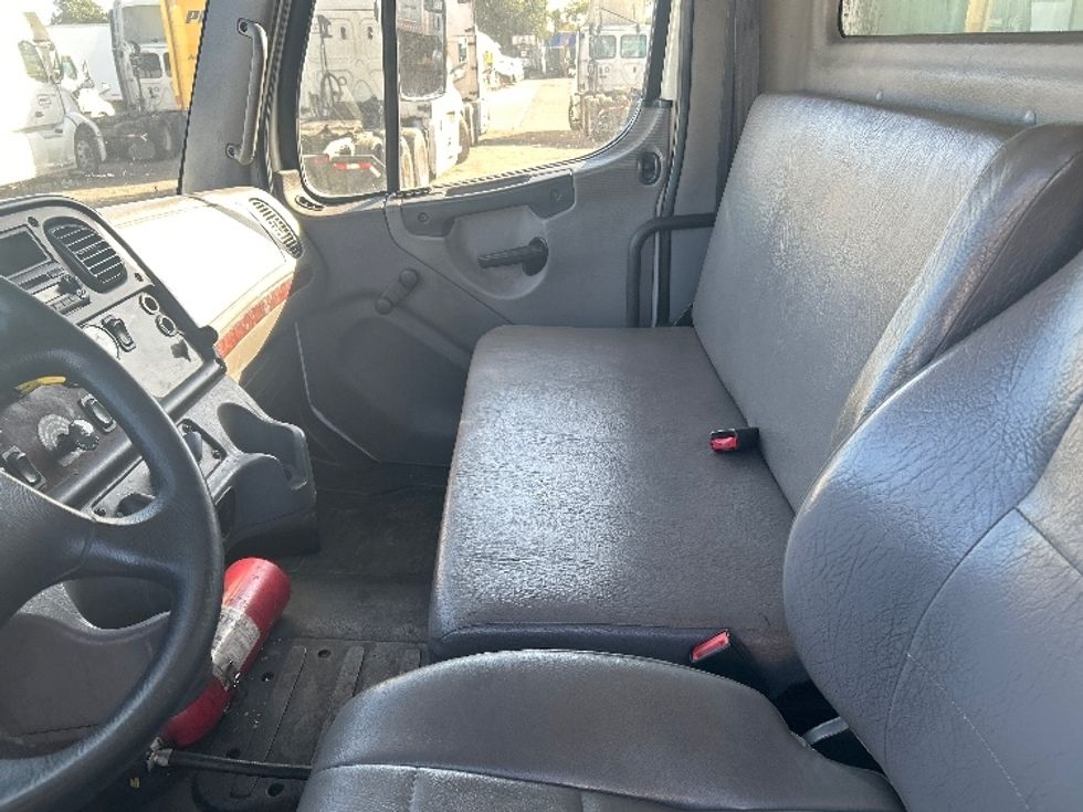 Medium Duty Box Truck-Light and Medium Duty Trucks-Freightliner-2017-M2-Fontana-CA-124,589\n\t\tmiles-$ 58,250 - Image 18