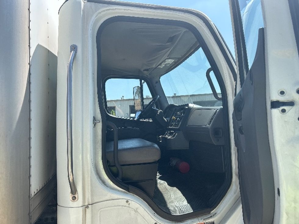 Medium Duty Box Truck-Light and Medium Duty Trucks-Freightliner-2017-M2-Fontana-CA-274,553\n\t\tmiles-$ 29,750 - Image 19
