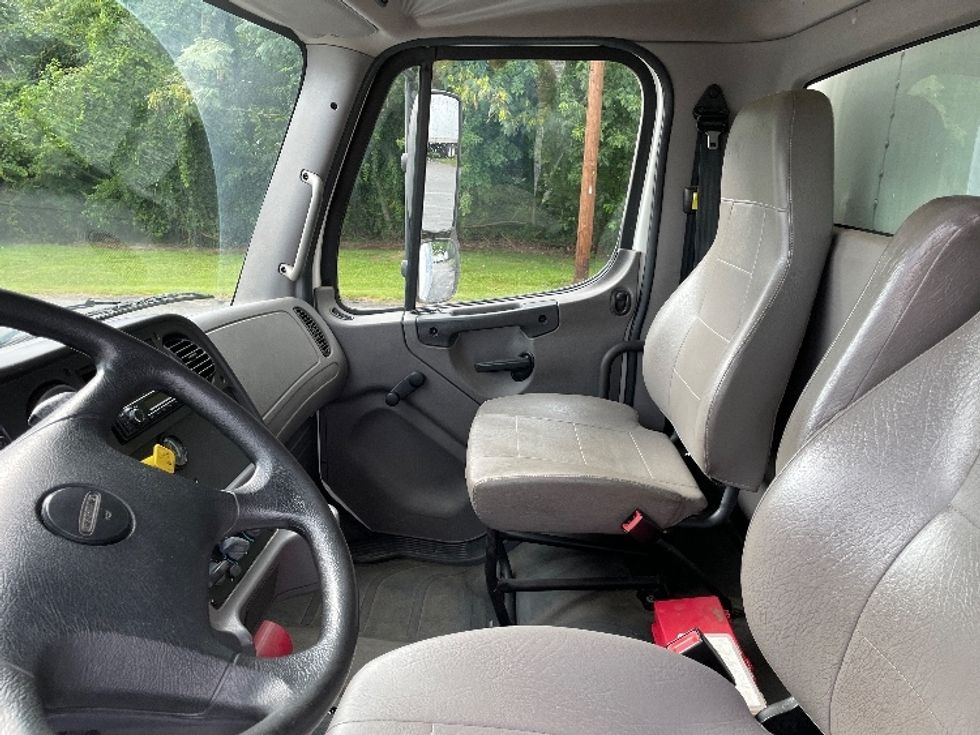 Medium Duty Box Truck-Light and Medium Duty Trucks-Freightliner-2017-M2-Greer-SC-47,225\n\t\tmiles-$ 54,500 - Image 18