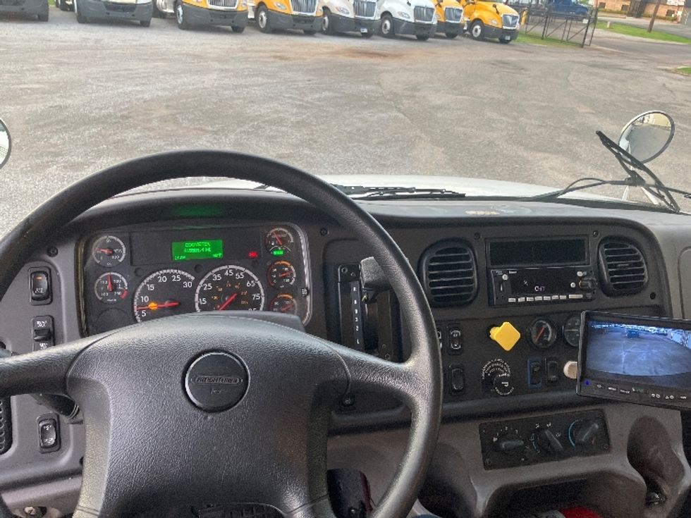 Medium Duty Box Truck-Light and Medium Duty Trucks-Freightliner-2017-M2-Hueytown-AL-315,501\n\t\tmiles-$ 29,250 - Image 18