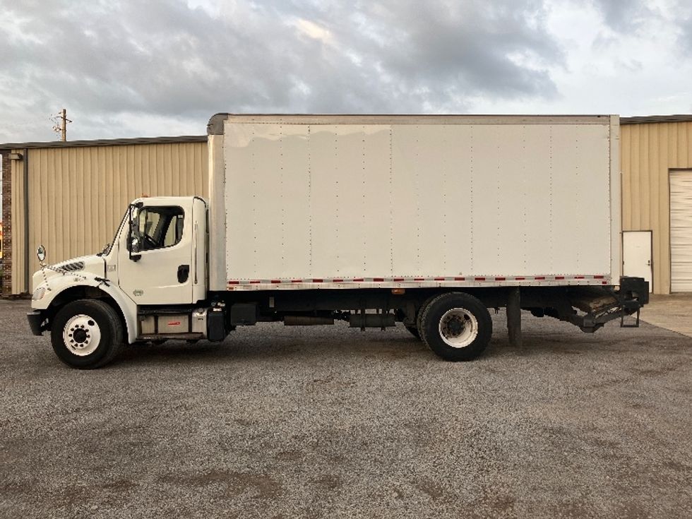 Medium Duty Box Truck-Light and Medium Duty Trucks-Freightliner-2017-M2-Hueytown-AL-315,501\n\t\tmiles-$ 29,250 - Image 4