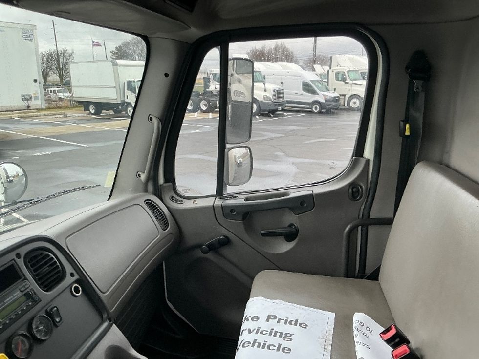 Medium Duty Box Truck-Light and Medium Duty Trucks-Freightliner-2017-M2-Indianapolis-IN-162,961\n\t\tmiles-$ 51,500 - Image 18