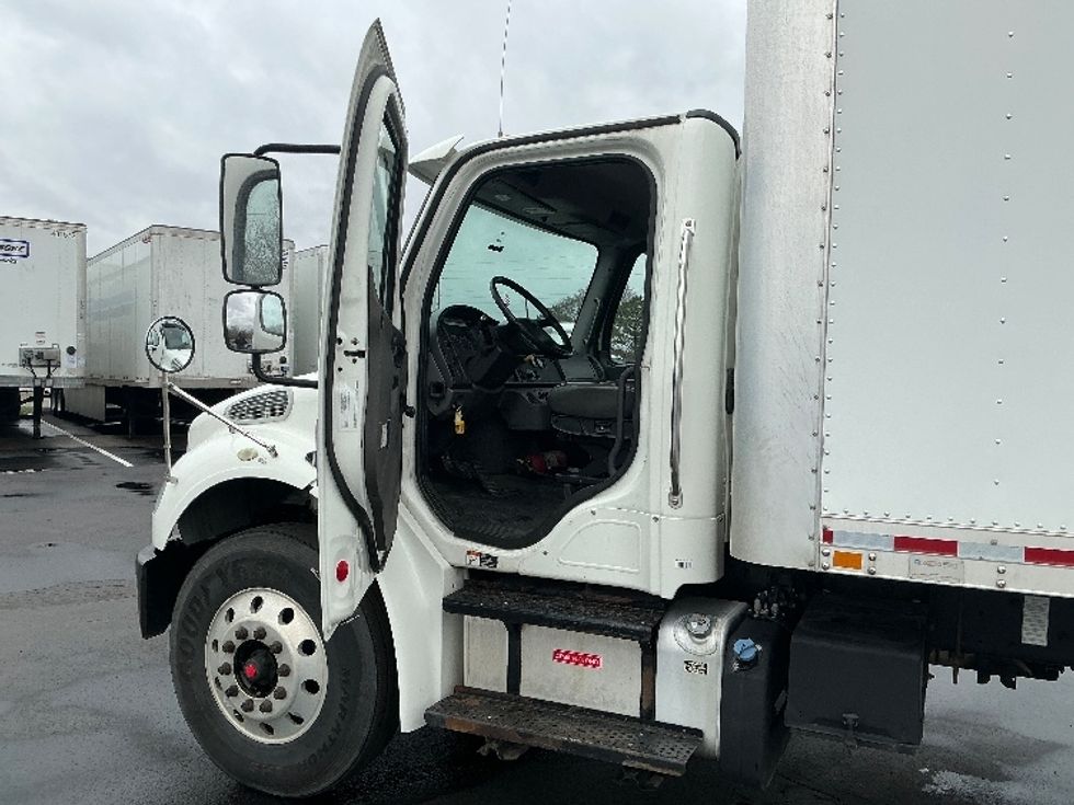 Medium Duty Box Truck-Light and Medium Duty Trucks-Freightliner-2017-M2-Indianapolis-IN-162,961\n\t\tmiles-$ 51,500 - Image 23