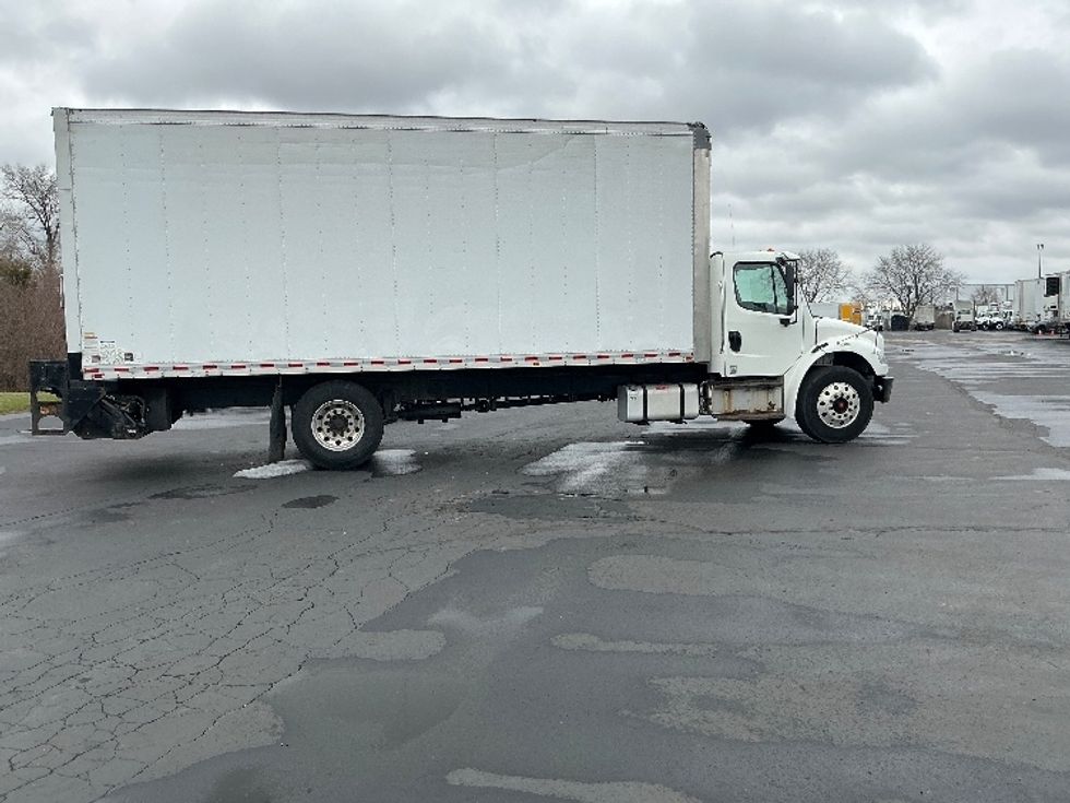Medium Duty Box Truck-Light and Medium Duty Trucks-Freightliner-2017-M2-Indianapolis-IN-162,961\n\t\tmiles-$ 51,500 - Image 4