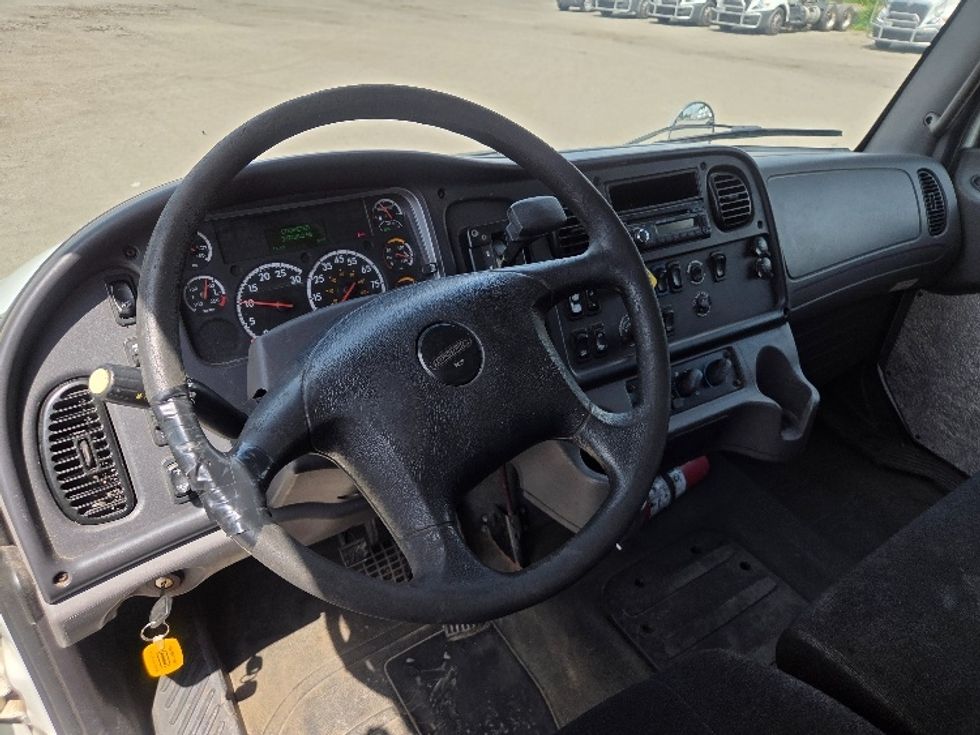Medium Duty Box Truck-Light and Medium Duty Trucks-Freightliner-2017-M2-Jackson-MI-377,219\n\t\tmiles-$ 14,500 - Image 17