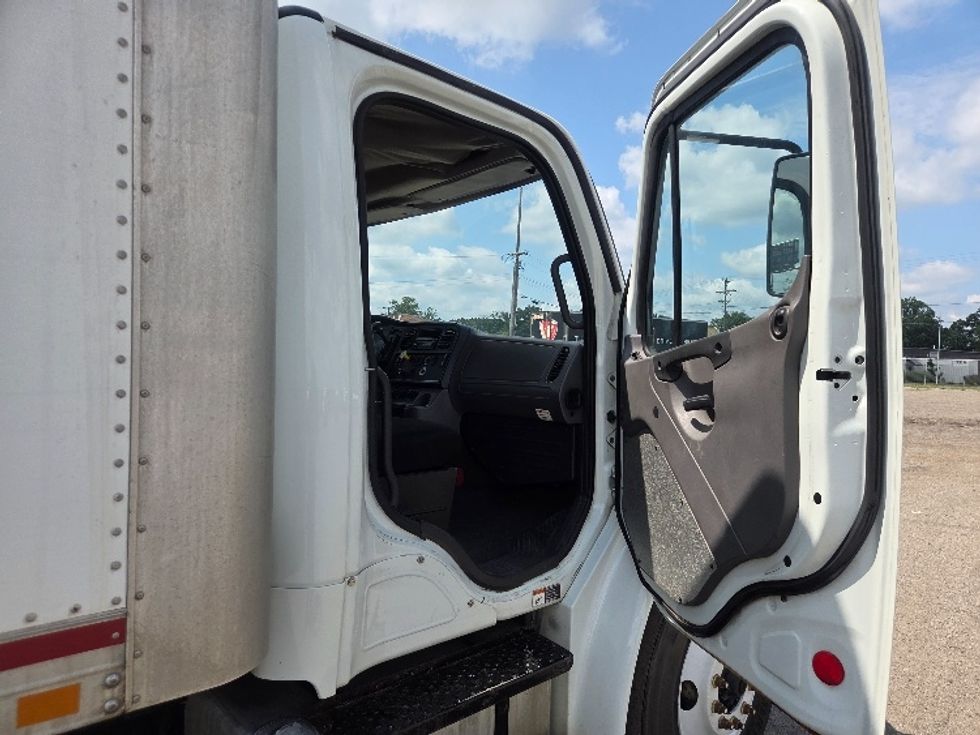 Medium Duty Box Truck-Light and Medium Duty Trucks-Freightliner-2017-M2-Jackson-MI-377,219\n\t\tmiles-$ 14,500 - Image 20