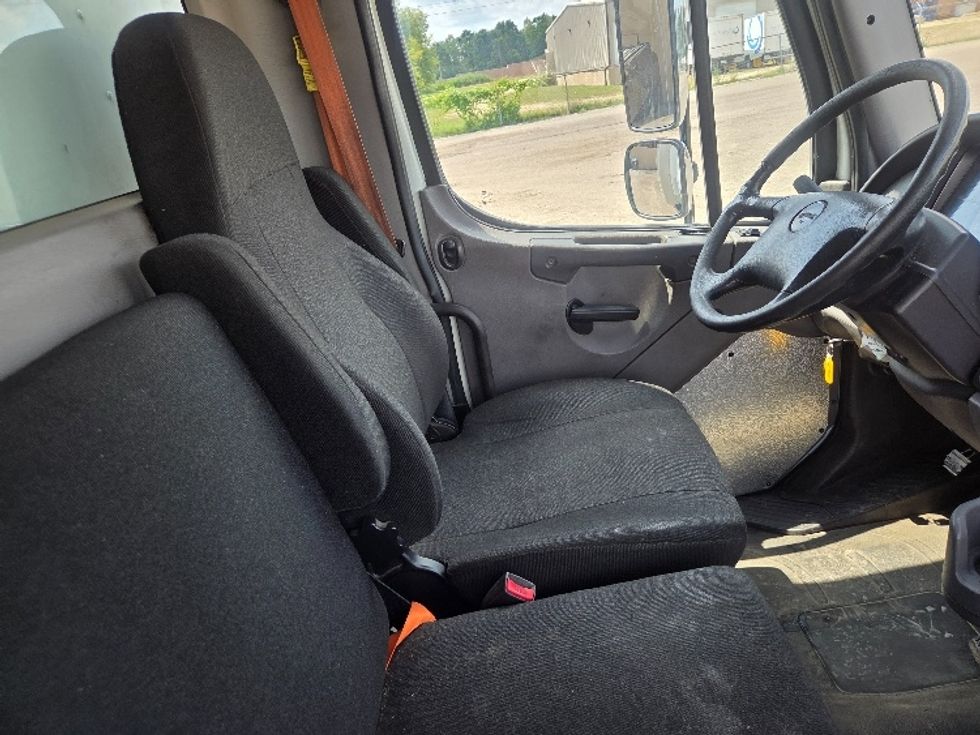Medium Duty Box Truck-Light and Medium Duty Trucks-Freightliner-2017-M2-Jackson-MI-377,219\n\t\tmiles-$ 14,500 - Image 22