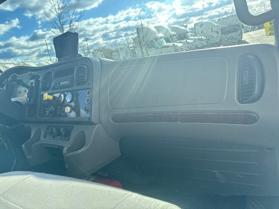 Medium Duty Box Truck-Light and Medium Duty Trucks-Freightliner-2017-M2-Jessup-MD-264,792\n\t\tmiles-$ 29,750 - Image 21