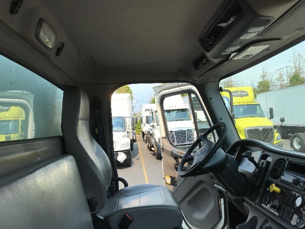 Medium Duty Box Truck-Light and Medium Duty Trucks-Freightliner-2017-M2-Kent-WA-257,585\n\t\tmiles-$ 33,500 - Image 22