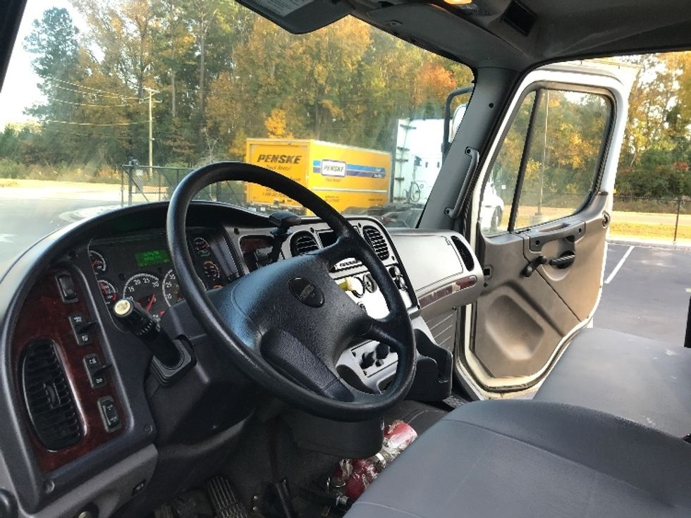 Medium Duty Box Truck-Light and Medium Duty Trucks-Freightliner-2017-M2-Ladson-SC-316,022\n\t\tmiles-$ 29,500 - Image 17