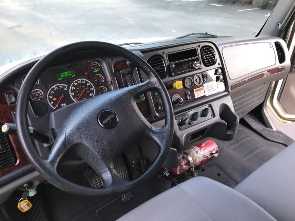 Medium Duty Box Truck-Light and Medium Duty Trucks-Freightliner-2017-M2-Ladson-SC-316,022\n\t\tmiles-$ 29,500 - Image 18