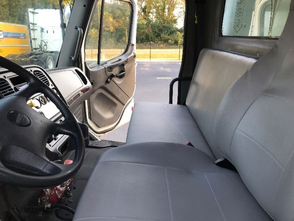 Medium Duty Box Truck-Light and Medium Duty Trucks-Freightliner-2017-M2-Ladson-SC-316,022\n\t\tmiles-$ 29,500 - Image 19