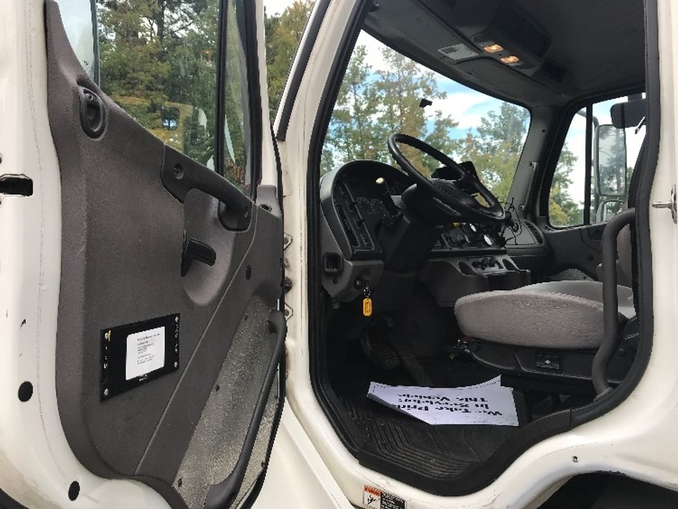 Medium Duty Box Truck-Light and Medium Duty Trucks-Freightliner-2017-M2-Ladson-SC-339,207\n\t\tmiles-$ 30,500 - Image 16